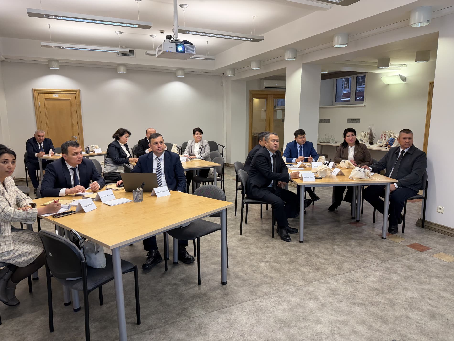 Для заместителей хокимов районов и городов организована стажировка в Латвии