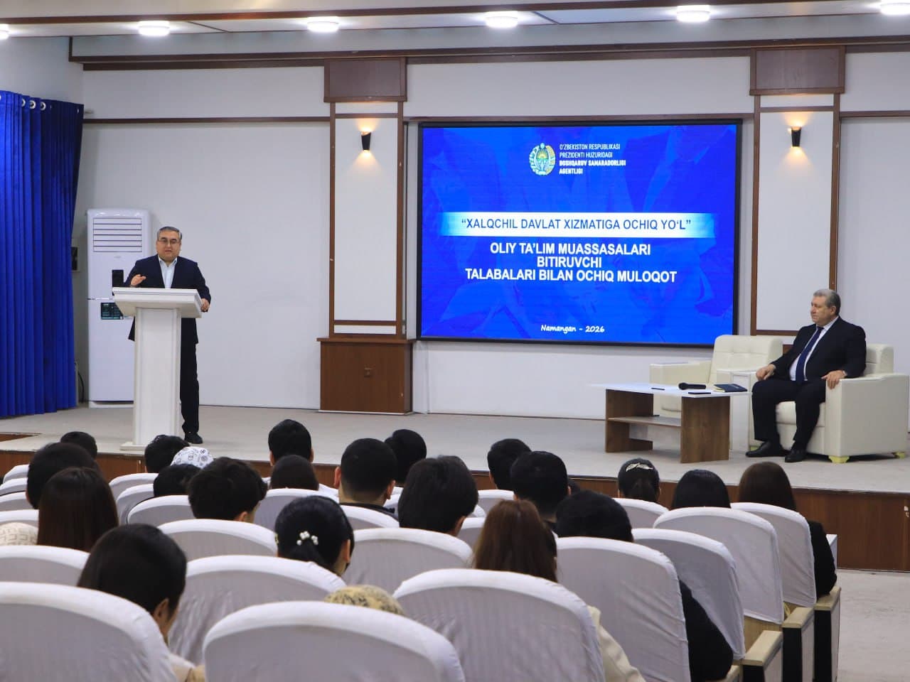 “Yoshlar kuni” doirasida talabalar bilan ochiq muloqotlar davom etmoqda
