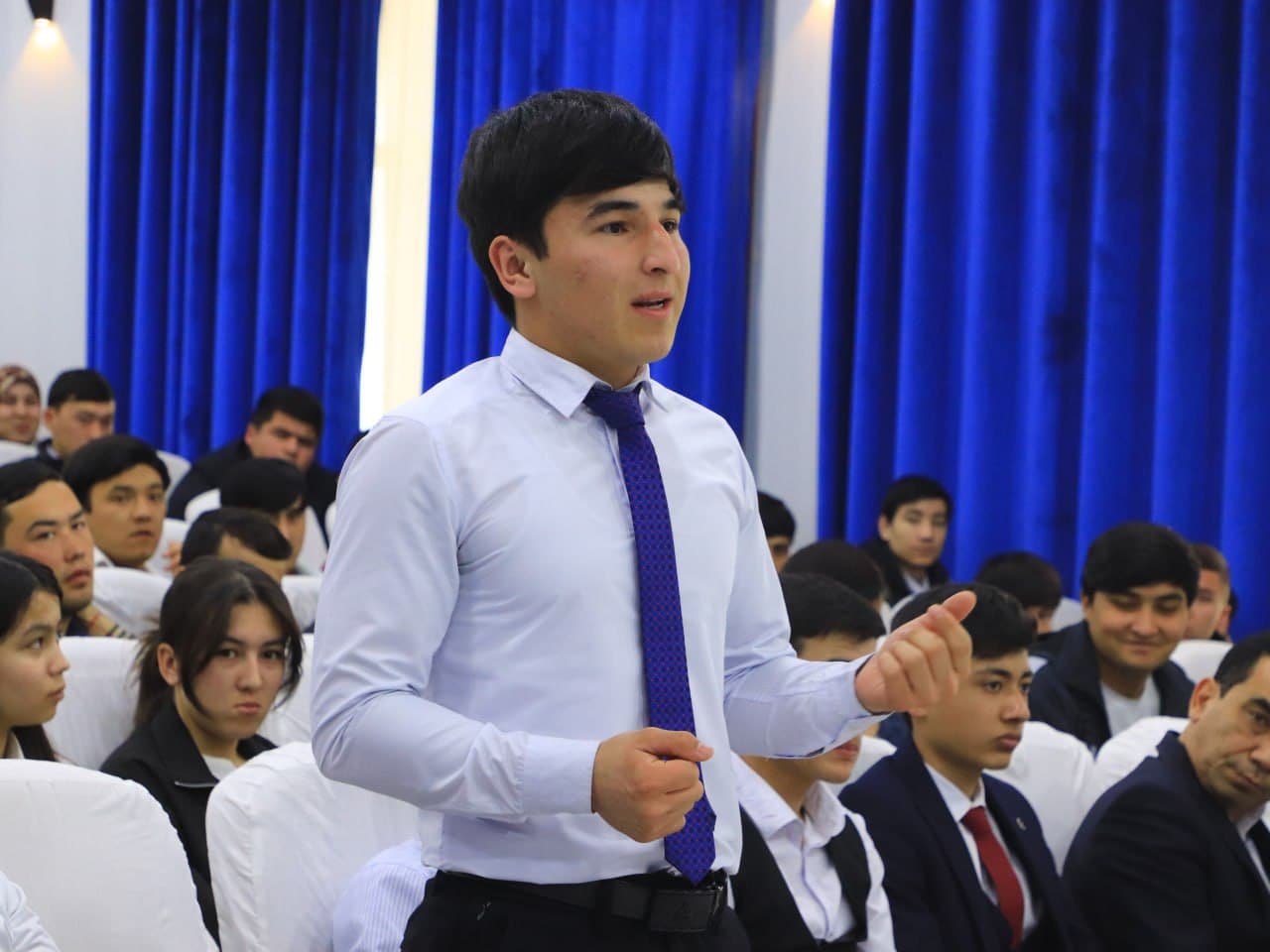 “Yoshlar kuni” doirasida talabalar bilan ochiq muloqotlar davom etmoqda