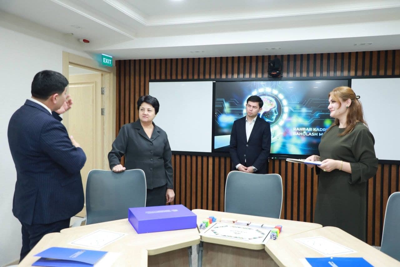 Minister of Preschool and School Education Gets Acquainted with the Management Cadre Assessment System